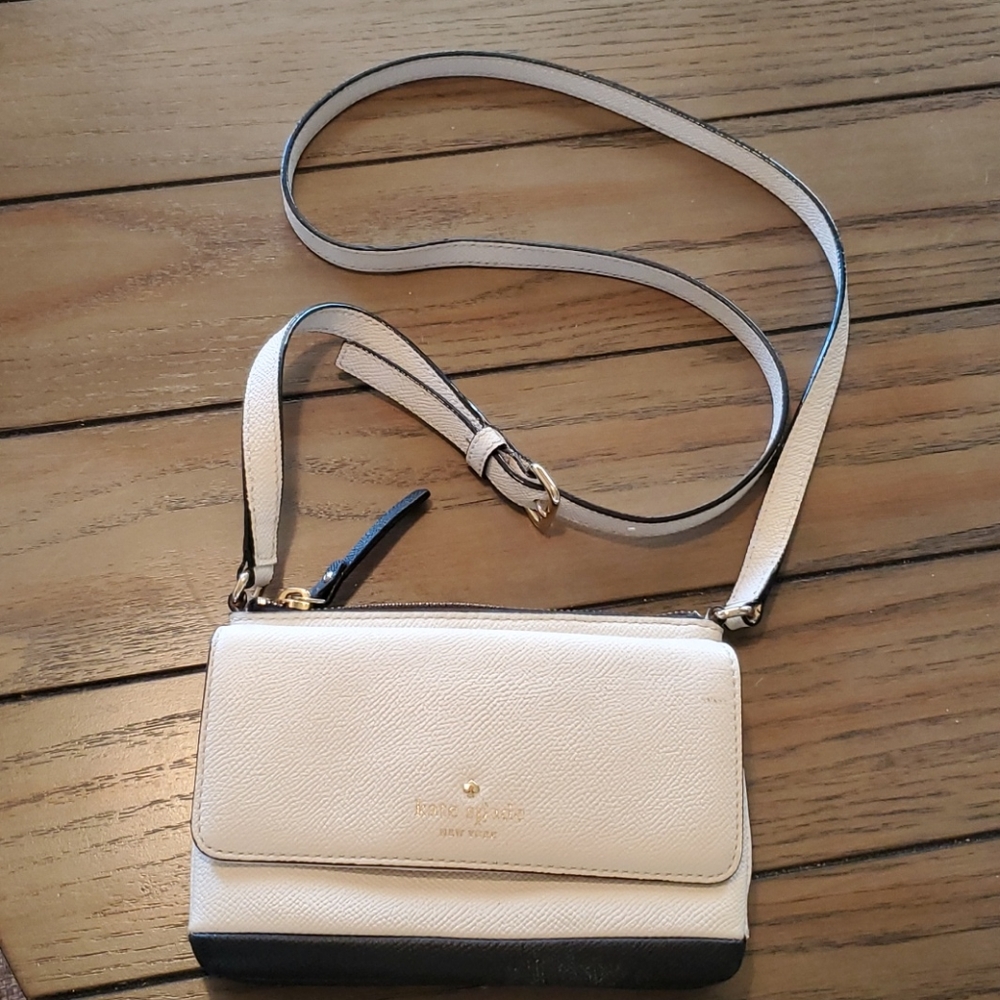Kate Spade purse with adjustable strap